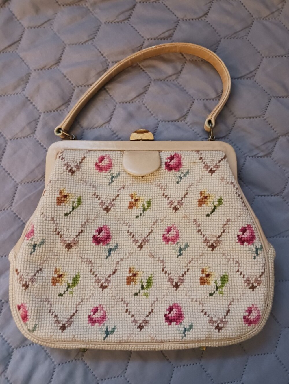 Vintage 1950's Floral Needlepoint Embroidered Purse 8x10x2in